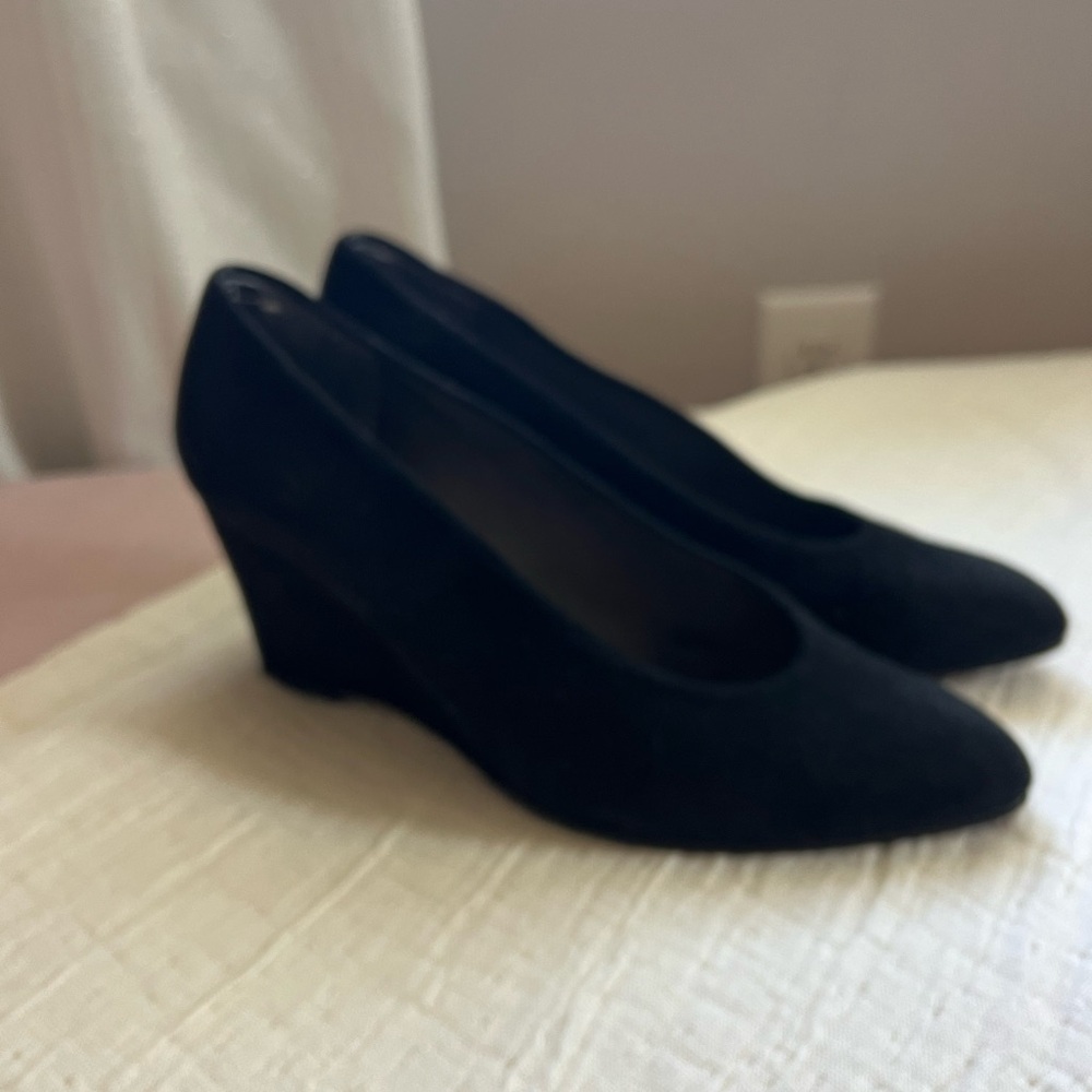Stuart Weitzman Black Wedges